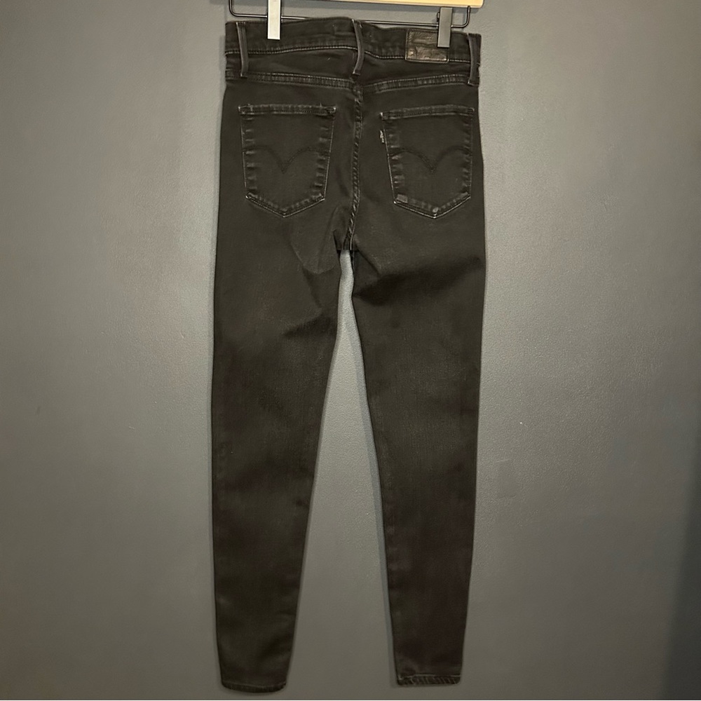 Levi’s Premium Black 720 High Rise Super Skinny Size 27